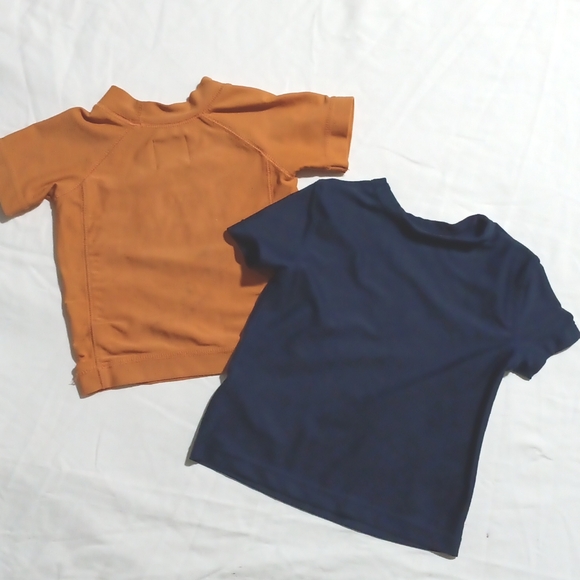 2 Rash Guard Shirts - Picture 2 of 3